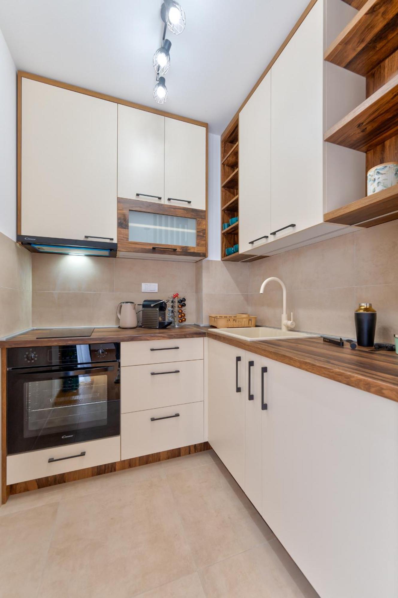 Apartment Iris Beli Dvor *